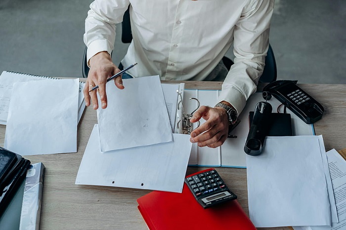 Antigüedad en casos de encomienda de servicios en las Administraciones
